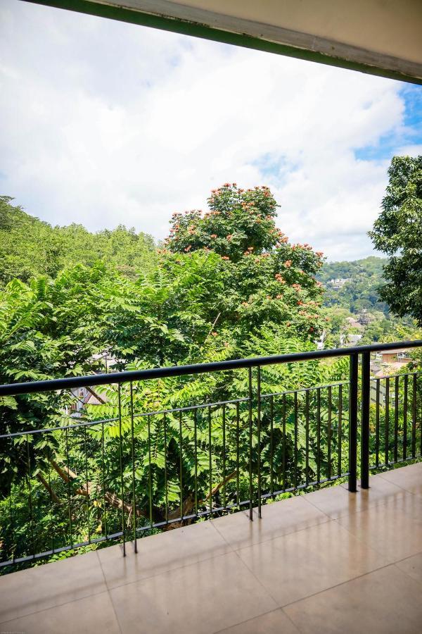 Funk Bunk - Mount View Lodge Kandy Exterior foto
